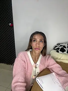 Snapshot of zoe_storm chatting on March 8, 3:50 am zoe storm online show from March 8, 3:50 am