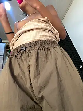 Snapshot of zoe_storm chatting on November 7, 12:54 am zoe storm online show from November 7, 12:54 am