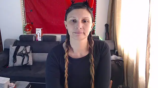 Snapshot of sachaclinford chatting on September 23, 6:22 pm sachaclinford online show from September 23, 6:22 pm