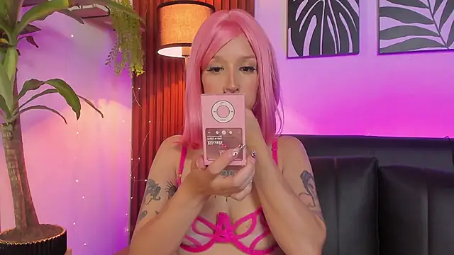 Snapshot of Georgina_caruso chatting on February 7, 11:52 pm Georgina caruso online show from February 7, 11:52 pm