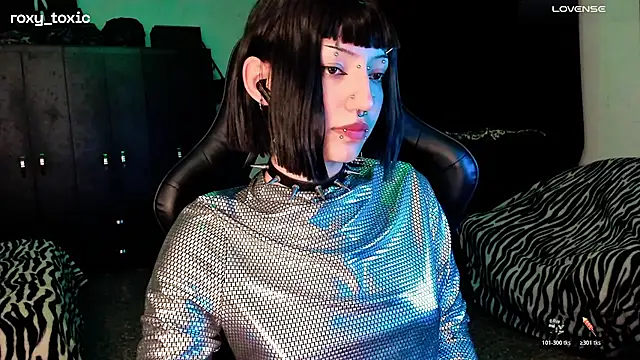 roxy toxic online show from November 11, 1:27 am