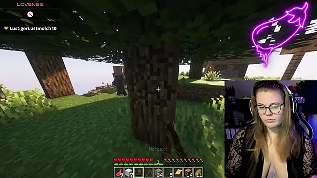 Snapshot of EveBaker04 chatting on October 4, 6:39 pm EveBaker04 online show from October 4, 6:39 pm