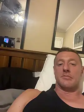 Snapshot of biggzee6 chatting on October 24, 9:38 am biggzee6 online show from October 24, 9:38 am