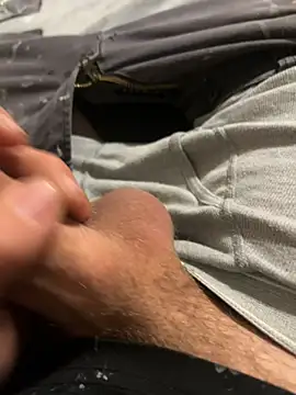 Snapshot of biggzee6 chatting on December 17, 12:27 am biggzee6 online show from December 17, 12:27 am