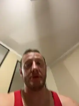 Snapshot of biggzee6 chatting on February 11, 4:28 am biggzee6 online show from February 11, 4:28 am