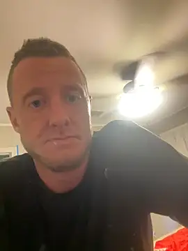 Snapshot of biggzee6 chatting on March 30, 11:50 pm biggzee6 online show from March 30, 11:50 pm