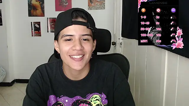 Snapshot of Dha_lia0 chatting on November 18, 9:52 pm Dha lia0 online show from November 18, 9:52 pm