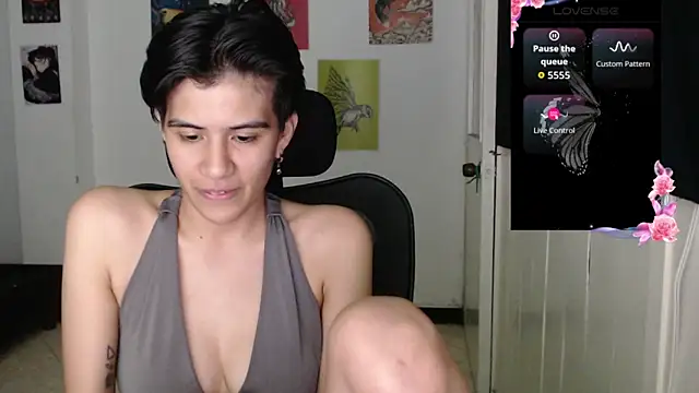 Snapshot of Dha_lia0 chatting on December 4, 1:48 am Dha lia0 online show from December 4, 1:48 am