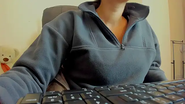 Tianiaa online show from December 5, 8:01 am