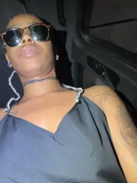 Snapshot of thegodstayce chatting on December 14, 12:27 am thegodstayce online show from December 14, 12:27 am