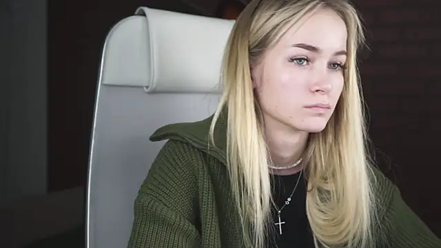 Snapshot of DakotaaJohnnson chatting on September 13, 5:51 am DakotaaJohnnson online show from September 13, 5:51 am