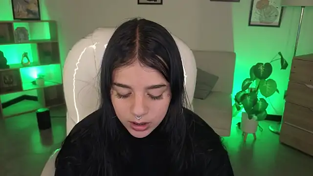 Nicole Foxx  online show from November 24, 7:24 pm