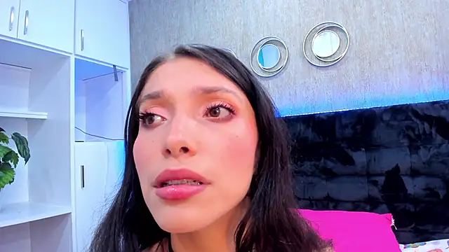 Snapshot of LorenVegga chatting on February 2, 8:02 am LorenVegga online show from February 2, 8:02 am