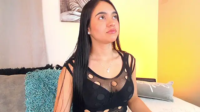 Snapshot of miss_hellen2 chatting on January 29, 12:13 pm miss hellen2 online show from January 29, 12:13 pm