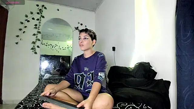 Snapshot of Odeth_ chatting on November 11, 3:50 am Odeth online show from November 11, 3:50 am