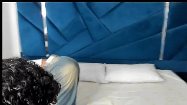 Snapshot of DanteAndKyle chatting on January 29, 12:45 pm DanteAndKyle online show from January 29, 12:45 pm