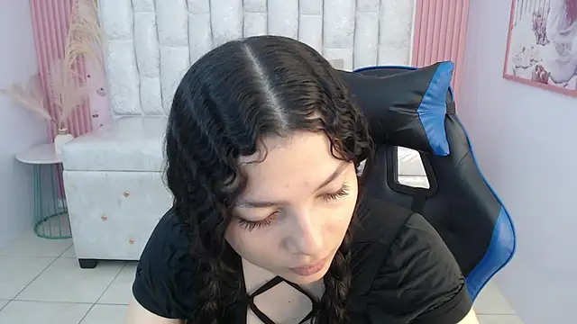 shalon diaz s online show from October 22, 1:33 pm