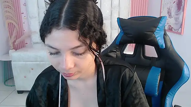 shalon diaz s online show from November 8, 1:00 pm