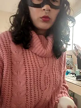 Snapshot of GinnyDelice chatting on February 22, 8:53 pm GinnyDelice online show from February 22, 8:53 pm