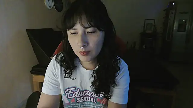 Snapshot of GinnyDelice chatting on October 22, 2:12 am GinnyDelice online show from October 22, 2:12 am