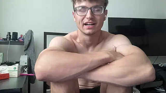 Snapshot of ryan_28747 chatting on May 28, 7:00 pm ryan 28747 online show from May 28, 7:00 pm
