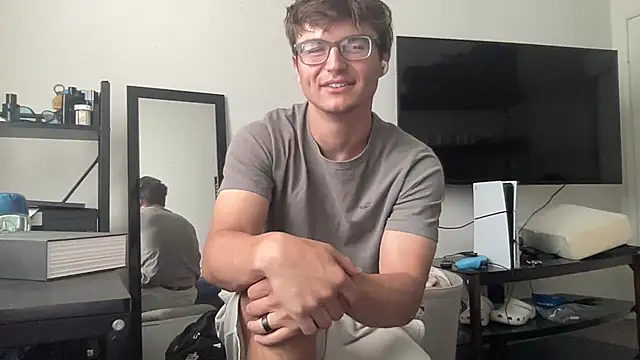 Snapshot of ryan_28747 chatting on July 18, 7:50 pm ryan 28747 online show from July 18, 7:50 pm