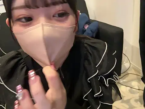 Snapshot of shina_mo_n_ch chatting on March 20, 2:32 pm shina mo n ch online show from March 20, 2:32 pm