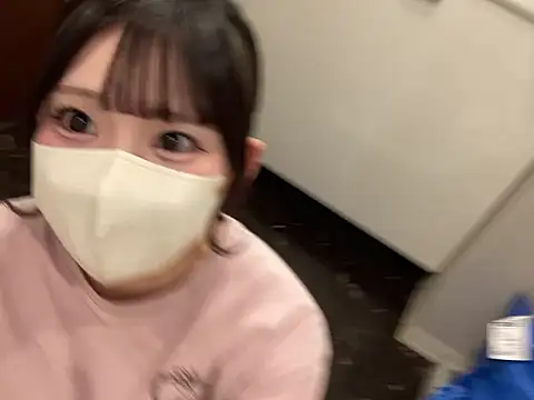 Snapshot of shina_mo_n_ch chatting on November 1, 7:43 am shina mo n ch online show from November 1, 7:43 am