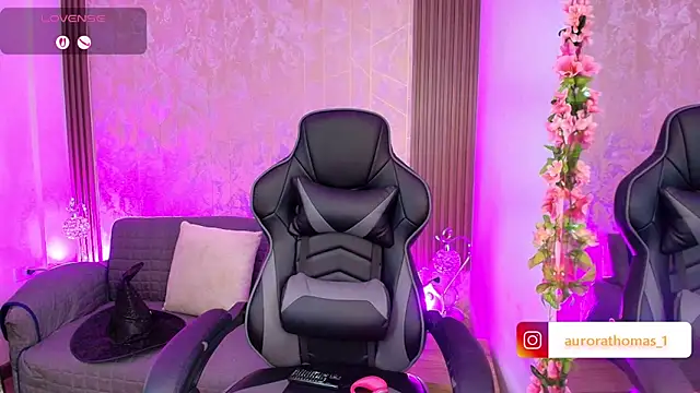 Snapshot of Aurora_thomas__1 chatting on October 18, 10:32 pm Aurora thomas 1 online show from October 18, 10:32 pm