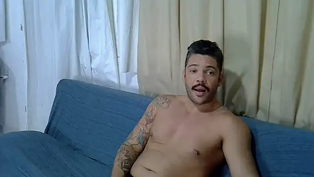 Snapshot of grossocalibre20 chatting on October 13, 5:13 pm grossocalibre20 online show from October 13, 5:13 pm