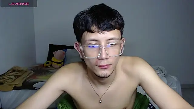 cute mathew online show from March 11, 11:26 pm