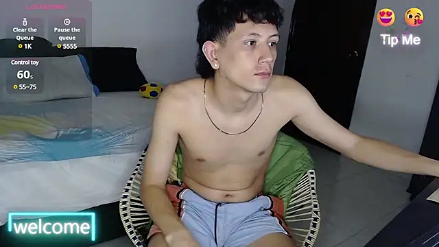 cute mathew online show from March 21, 5:11 am