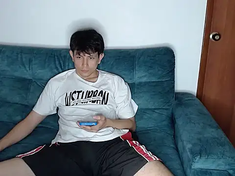 cute mathew online show from September 15, 9:26 pm