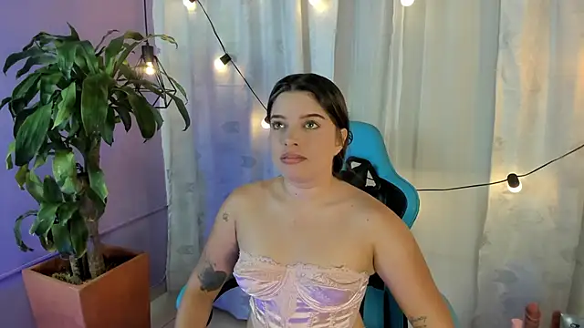 Lia little18 online show from June 12, 9:25 pm