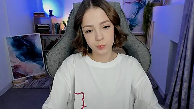 PamBeesly online show from November 4, 8:35 am