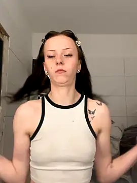 Snapshot of Ciara2004 chatting on November 19, 11:10 am Ciara2004 online show from November 19, 11:10 am