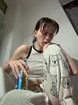 Snapshot of Ciara2004 chatting on November 24, 6:40 pm Ciara2004 online show from November 24, 6:40 pm