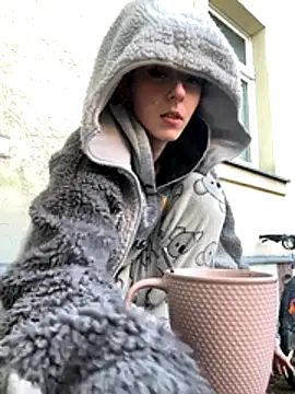 Snapshot of Ciara2004 chatting on December 2, 7:36 am Ciara2004 online show from December 2, 7:36 am