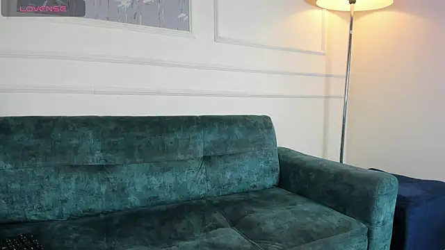 Zoe Cheshire online show from March 4, 8:38 pm