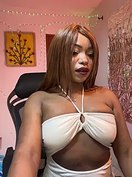 Snapshot of SaraYedid17 chatting on November 3, 6:47 am SaraYedid17 online show from November 3, 6:47 am