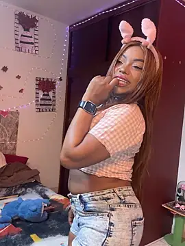 Snapshot of SaraYedid17 chatting on November 10, 6:12 am SaraYedid17 online show from November 10, 6:12 am