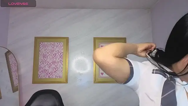Snapshot of Paulette_v chatting on June 17, 1:12 pm Paulette v online show from June 17, 1:12 pm