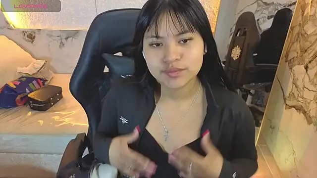 Snapshot of Paulette_v chatting on July 30, 1:10 pm Paulette v online show from July 30, 1:10 pm