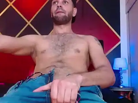 Snapshot of Cristian_white chatting on February 6, 10:10 pm Cristian white online show from February 6, 10:10 pm