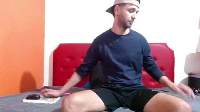 Snapshot of Cristian_white chatting on October 25, 1:13 am Cristian white online show from October 25, 1:13 am