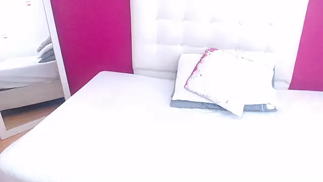 Snapshot of tinyy_whore18 chatting on February 18, 2:38 pm tinyy whore18 online show from February 18, 2:38 pm