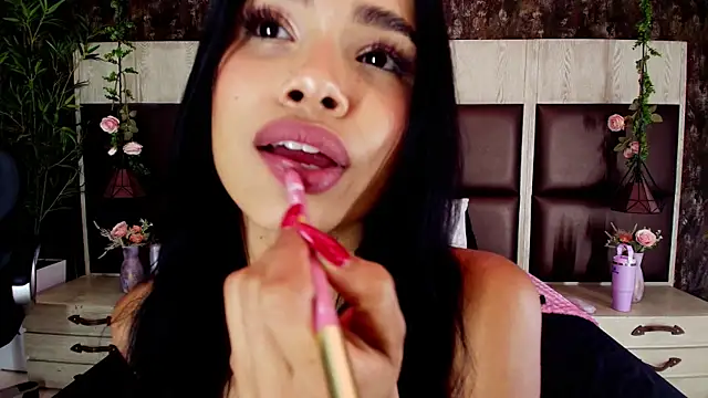 Snapshot of Bella_Smiith_ chatting on November 5, 12:38 pm Bella Smiith online show from November 5, 12:38 pm