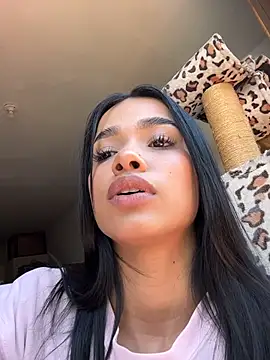 Snapshot of Bella_Smiith_ chatting on November 25, 3:56 pm Bella Smiith online show from November 25, 3:56 pm