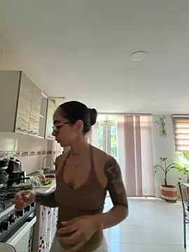 sophierooy22 online show from June 18, 5:28 pm