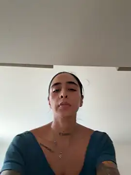 sophierooy22 online show from June 22, 9:45 pm